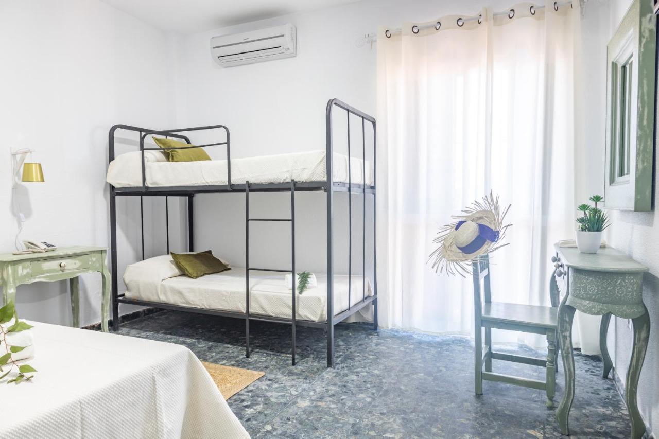 Hotel Marhava Кониль-де-ла-Фронтера Экстерьер фото