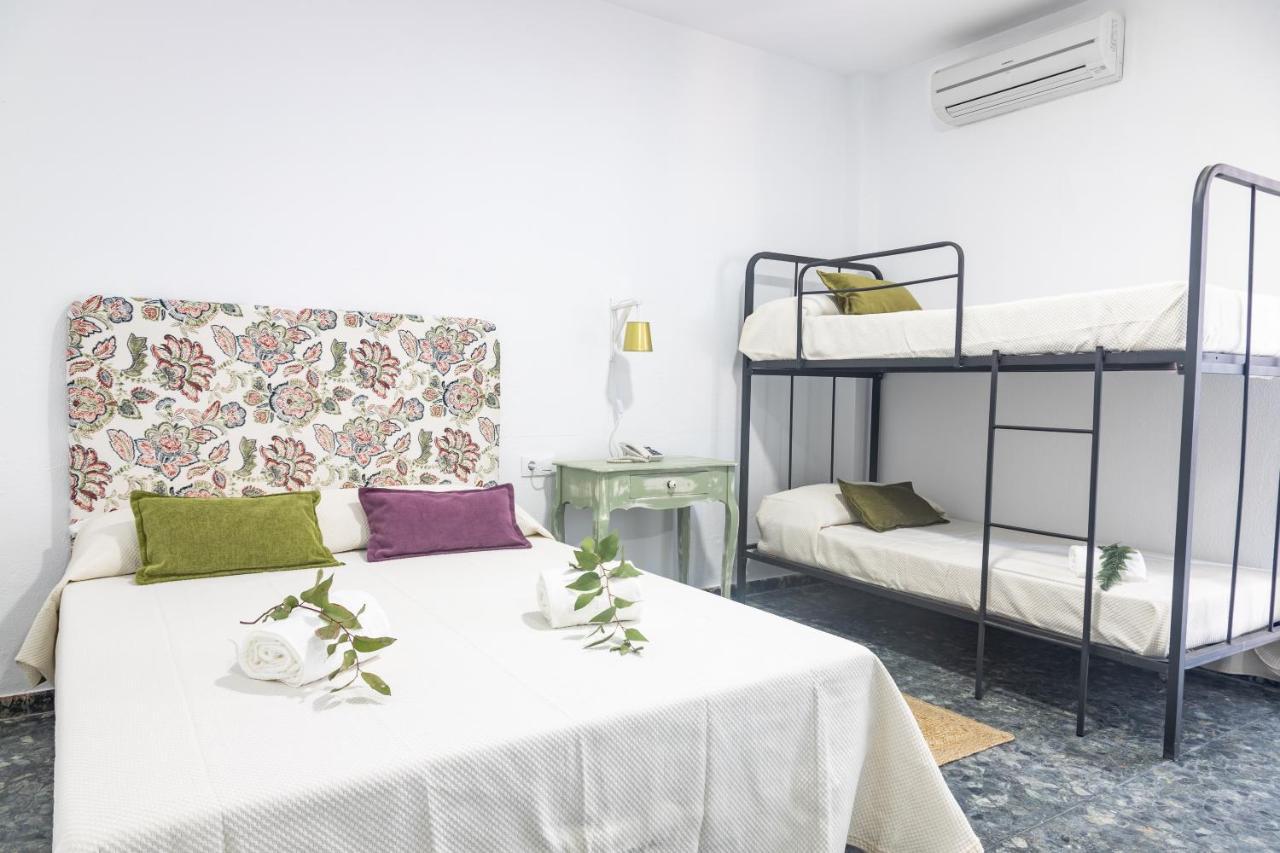 Hotel Marhava Кониль-де-ла-Фронтера Экстерьер фото