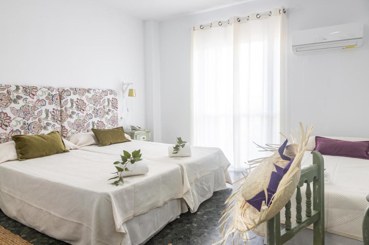 Hotel Marhava Кониль-де-ла-Фронтера Экстерьер фото