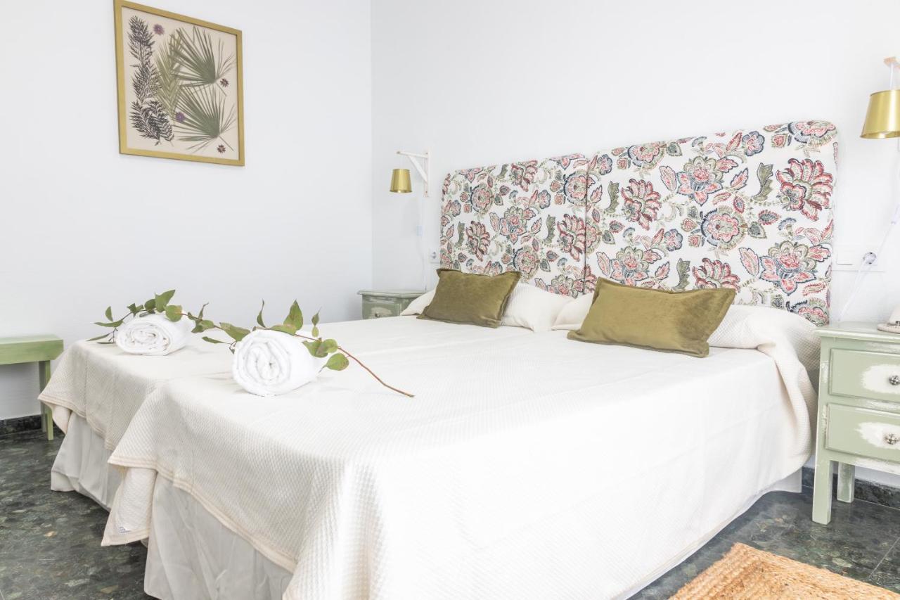 Hotel Marhava Кониль-де-ла-Фронтера Экстерьер фото