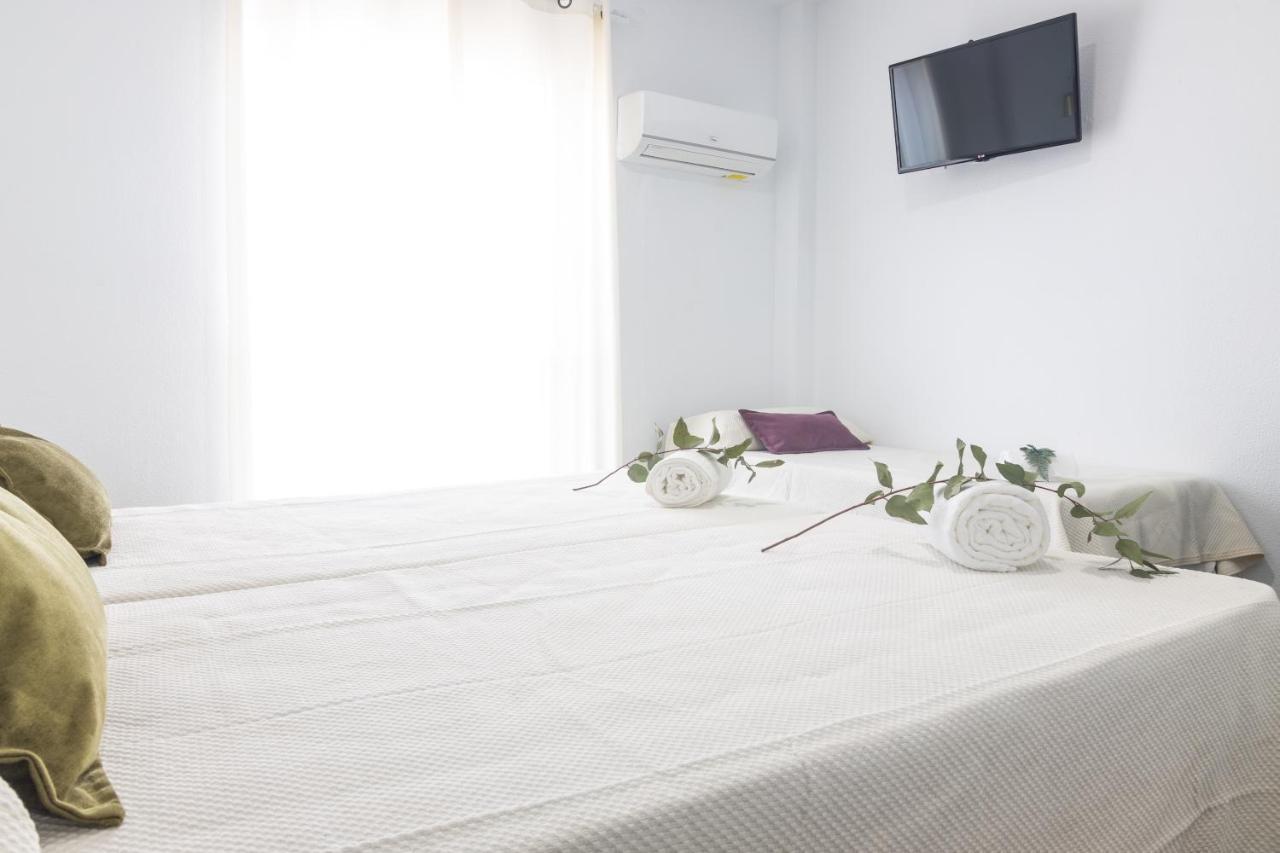 Hotel Marhava Кониль-де-ла-Фронтера Экстерьер фото