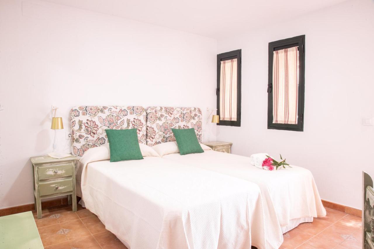 Hotel Marhava Кониль-де-ла-Фронтера Экстерьер фото