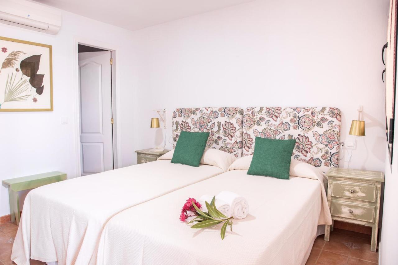 Hotel Marhava Кониль-де-ла-Фронтера Экстерьер фото