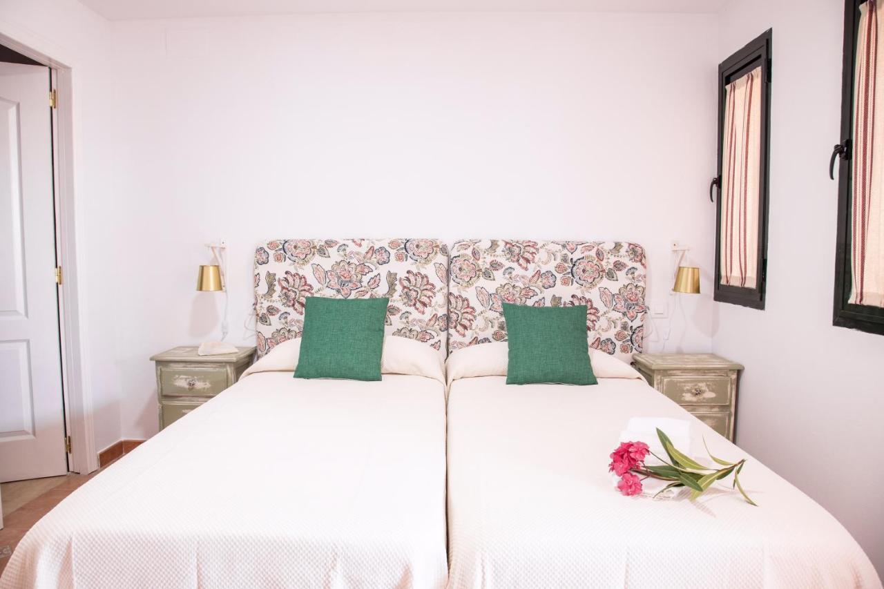Hotel Marhava Кониль-де-ла-Фронтера Экстерьер фото